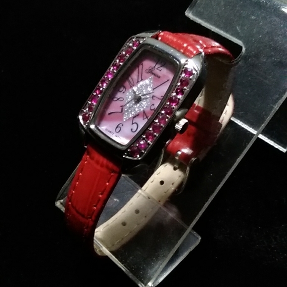 Ruby Watch - Picture 2 of 5